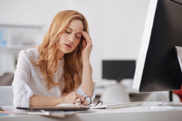 Хроническая усталость вызывает головные боли