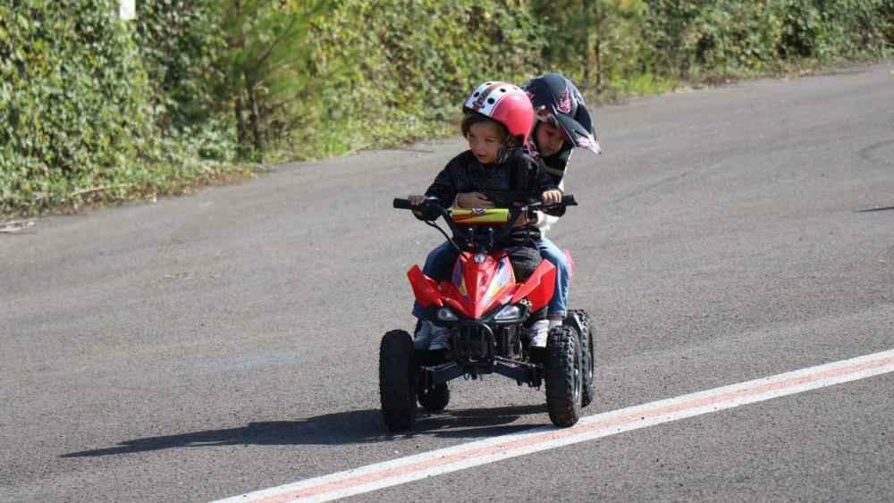 Кенан Софуоглу подарил мотоцикл 4-летнему Гёктюрку