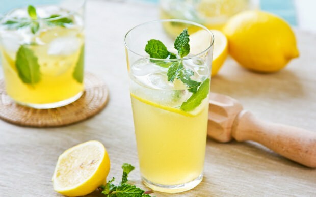 Что произойдет, если мы пьем обычный лимонный сок?