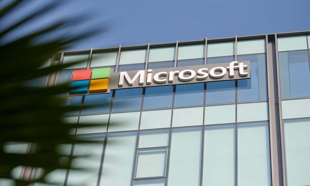 Сотрудники OpenAI грозятся массово уйти в Microsoft