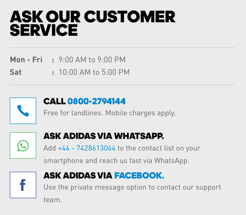 Помимо номера телефона, Adidas включает ссылки на WhatsApp и Facebook Messenger для обслуживания клиентов.