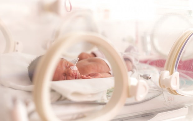 Почему новорожденные инкубируют?