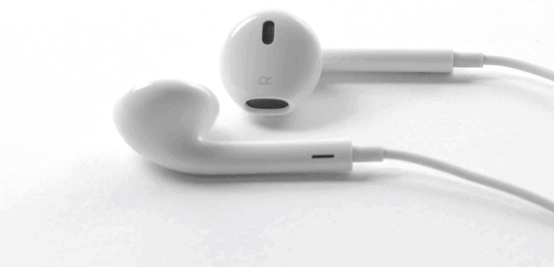 Должны ли Apple Ditch EarPods на новых iPhone?