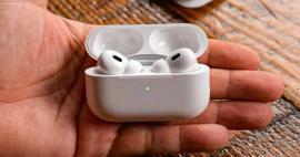 ЭйрПодс 3. В чем разница между AirPods следующего поколения и AirPods Pro?