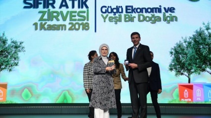 Первая леди Эрдоган: мусоровоз не въезжает в Куллие