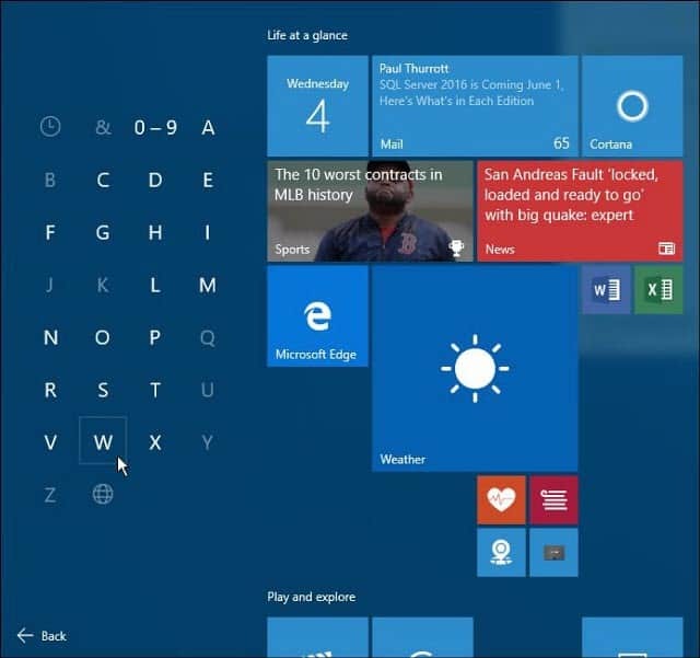 Где находится папка с аксессуарами в Windows 10?