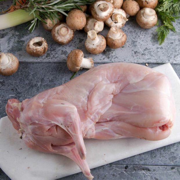 Также можно приготовить жареные грибы с мясом кролика