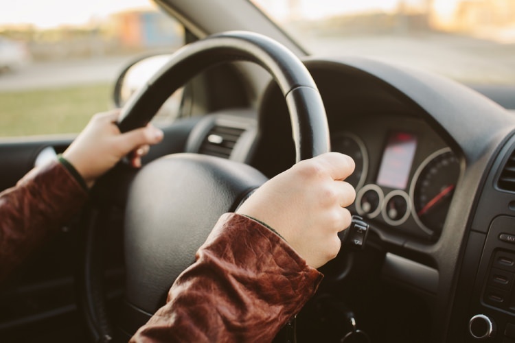 5 ошибок, допущенных женщинами-водителями в пробках