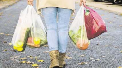 Куда положить пластиковые пакеты дома? Как хранить продукты и хранить сумки?