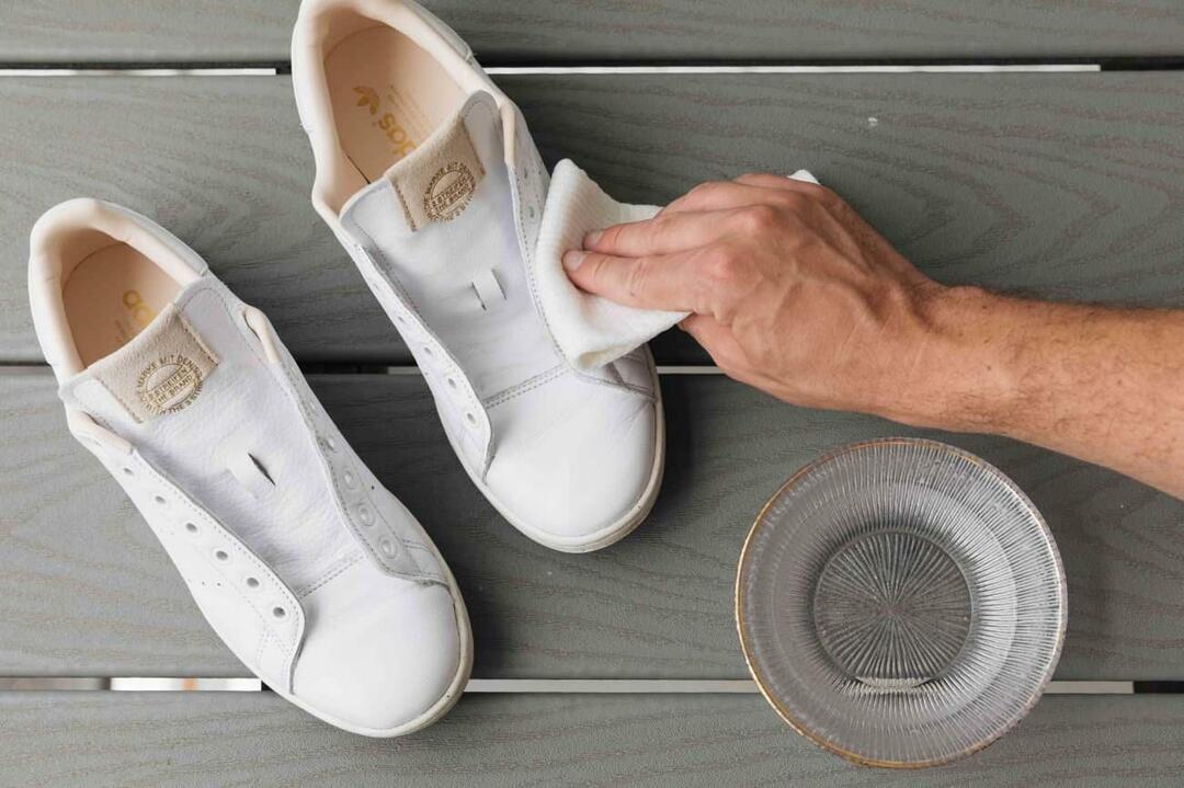 Как почистить белую обувь?