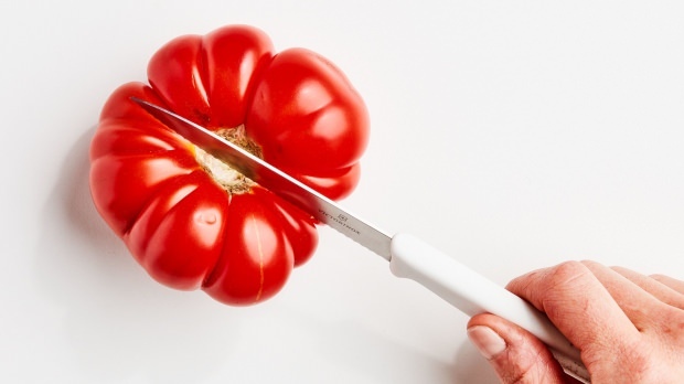 Как очистить томатную кожуру самым простым способом