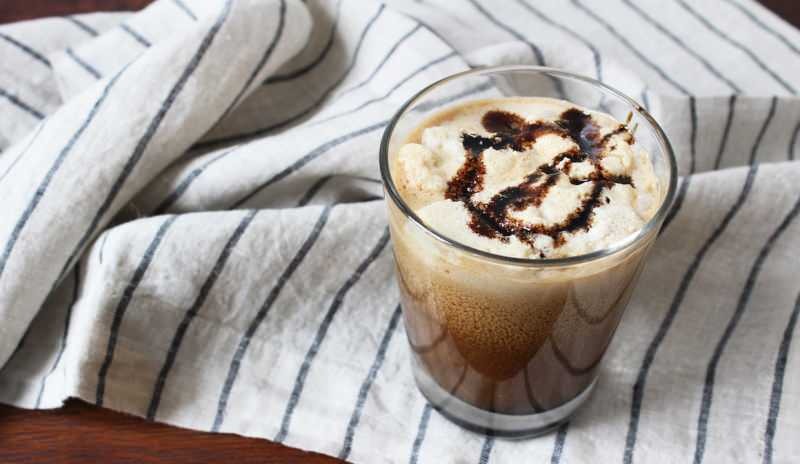 Холодный кофе с кокосовым мокко