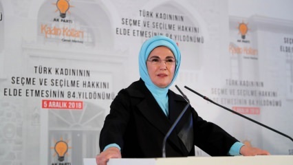Первая леди Эрдоган присутствовала на Дне прав женщин