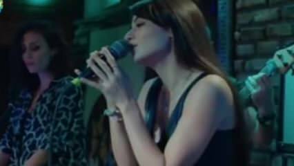 Айча Айшин Туран исполнила трек под названием 'Yol'