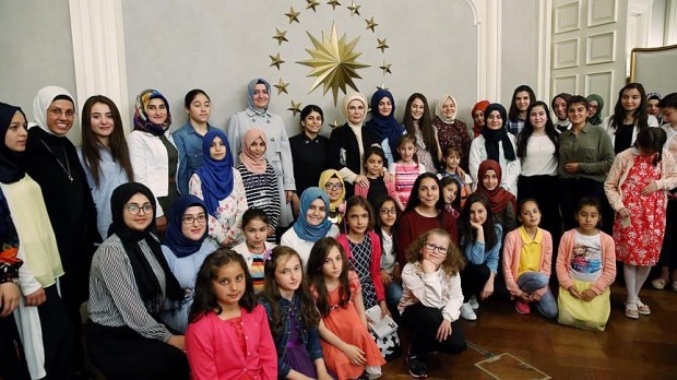 По призыву первой леди Эрдоган 8 министерств приняли меры для детей!