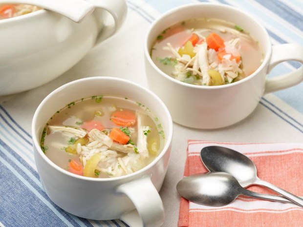 Как приготовить куриный суп по-матерински? Практичный рецепт материнского супа