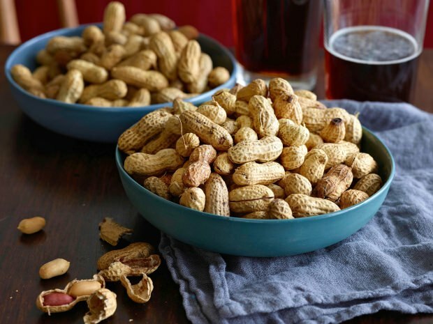 От каких болезней полезен арахис?