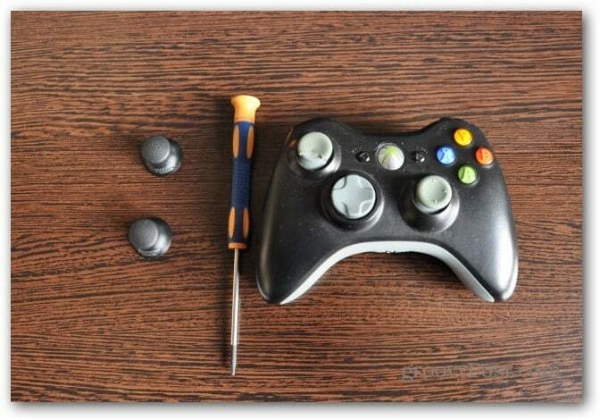 Менять аналоговые джойстики контроллера Xbox 360 перед