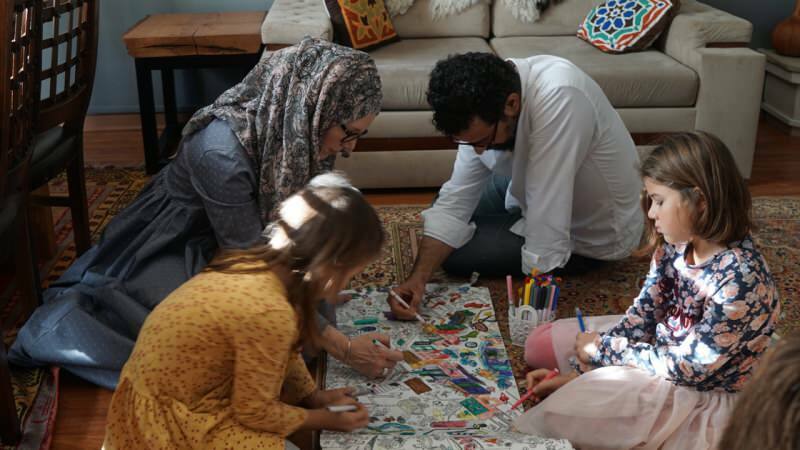 Мать-мусульманин из Канады рассказывает об исламе с 5 детьми в социальных сетях