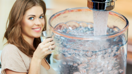 Будет ли пить слишком много воды похудеть? Вредно ли пить воду ночью?