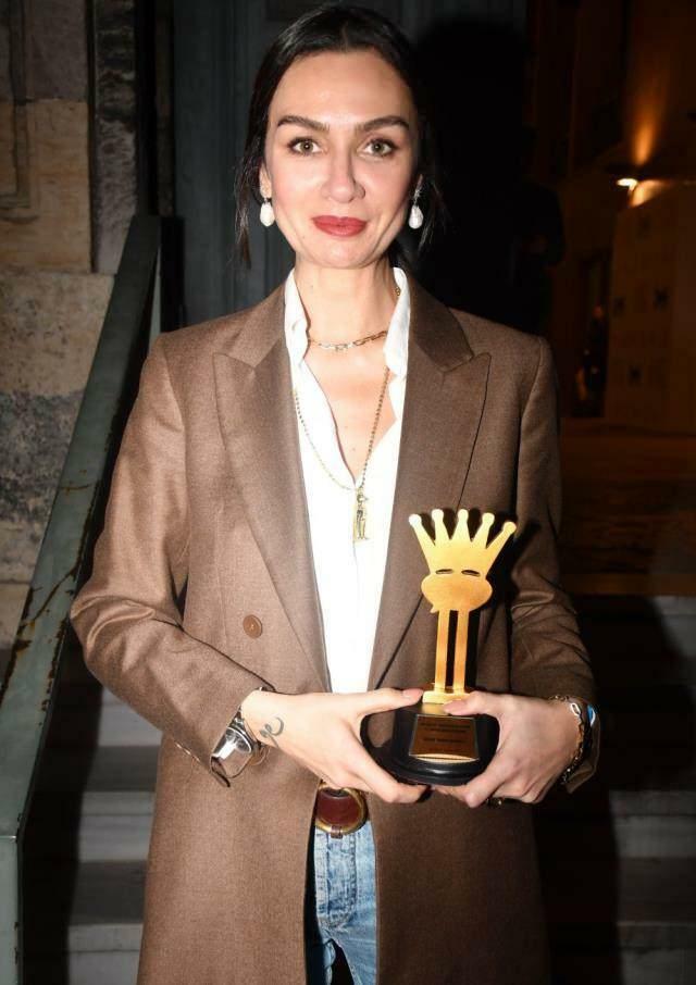 Бирдже Акалай была удостоена награды за лучшую женскую роль.
