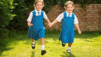 Должны ли сестры-близнецы учиться в одном классе? Образование братьев-близнецов