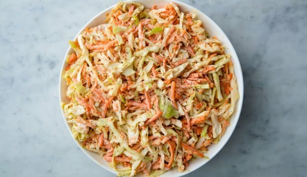 Как приготовить салат из капусты?