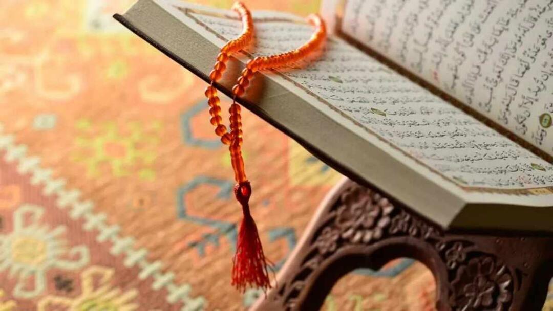 Могут ли менструирующие и послеродовые женщины прикасаться к Корану?