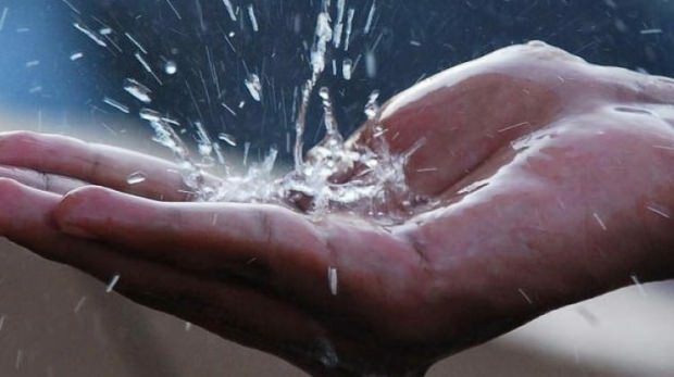 Каковы преимущества дождевой воды для кожи и волос?