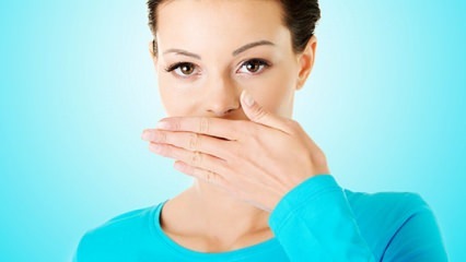 Как устранить неприятный запах изо рта в Рамадан?