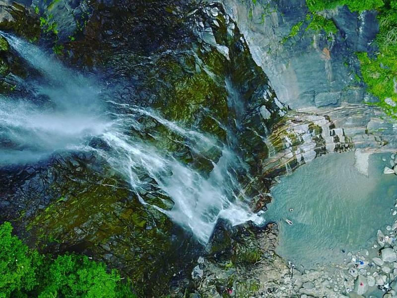 Кадры из водопада Менсуна